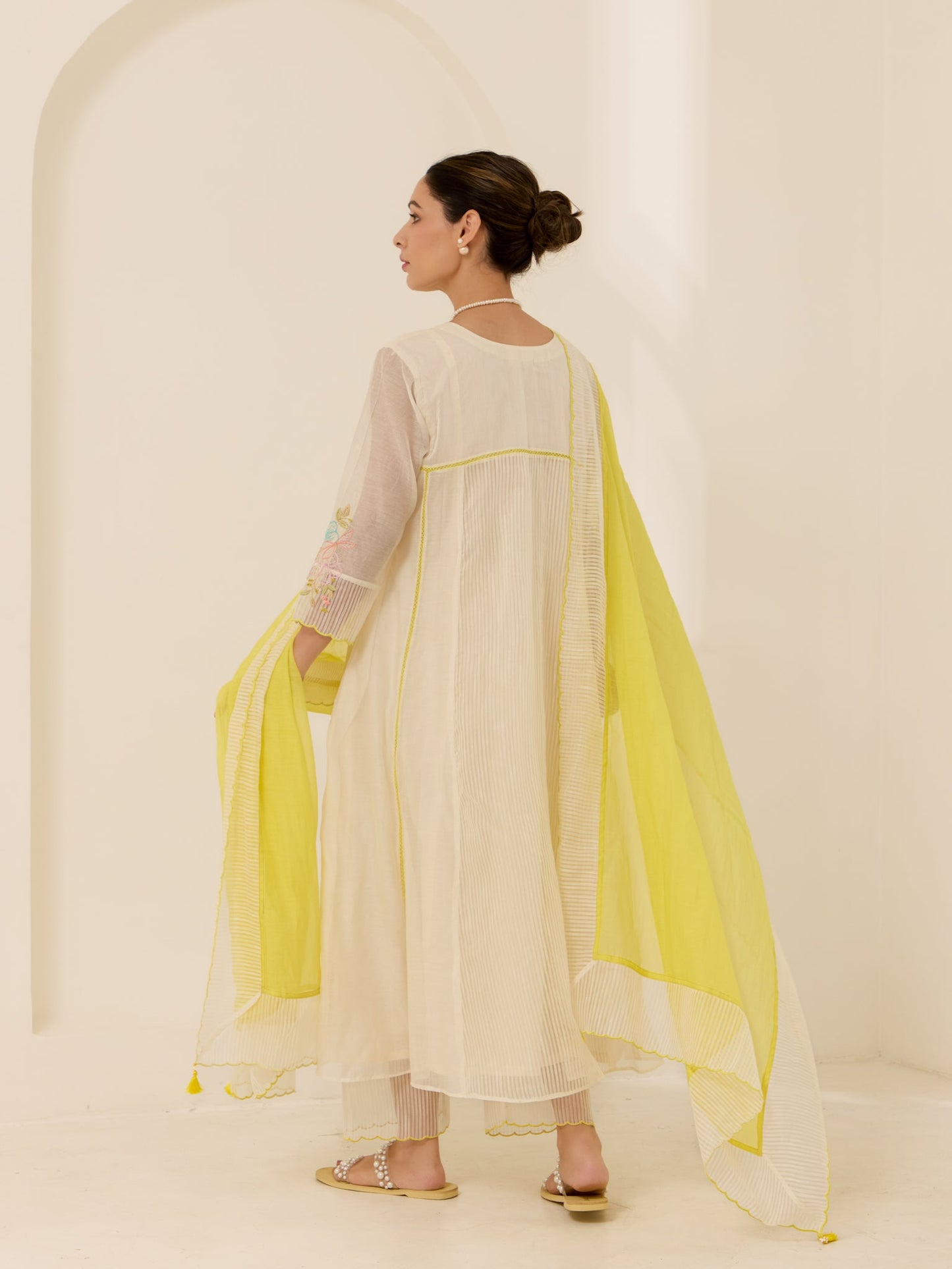 Lilybeth - The Ivory Suit Set