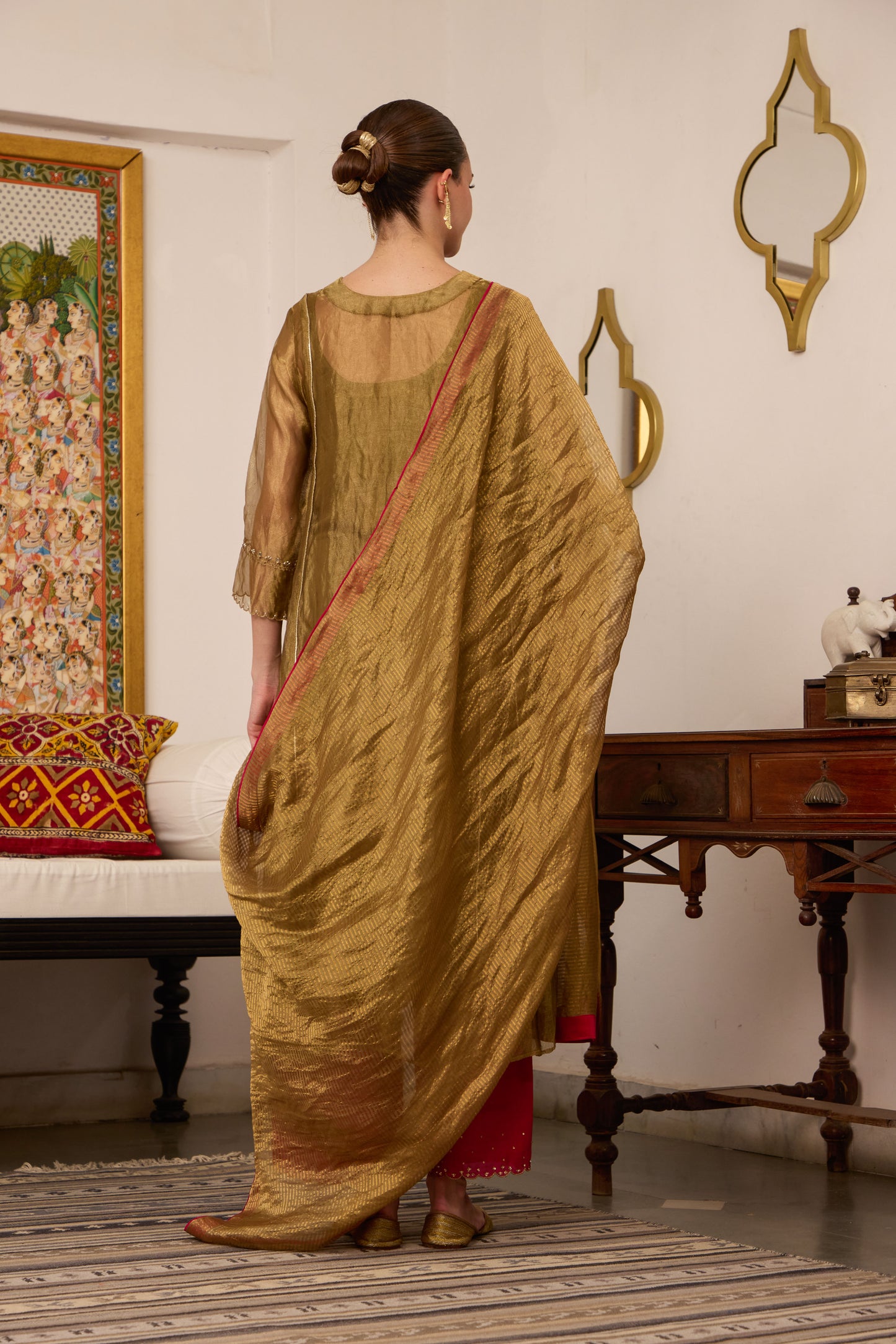 Nilambari - The Gold Tissue Set