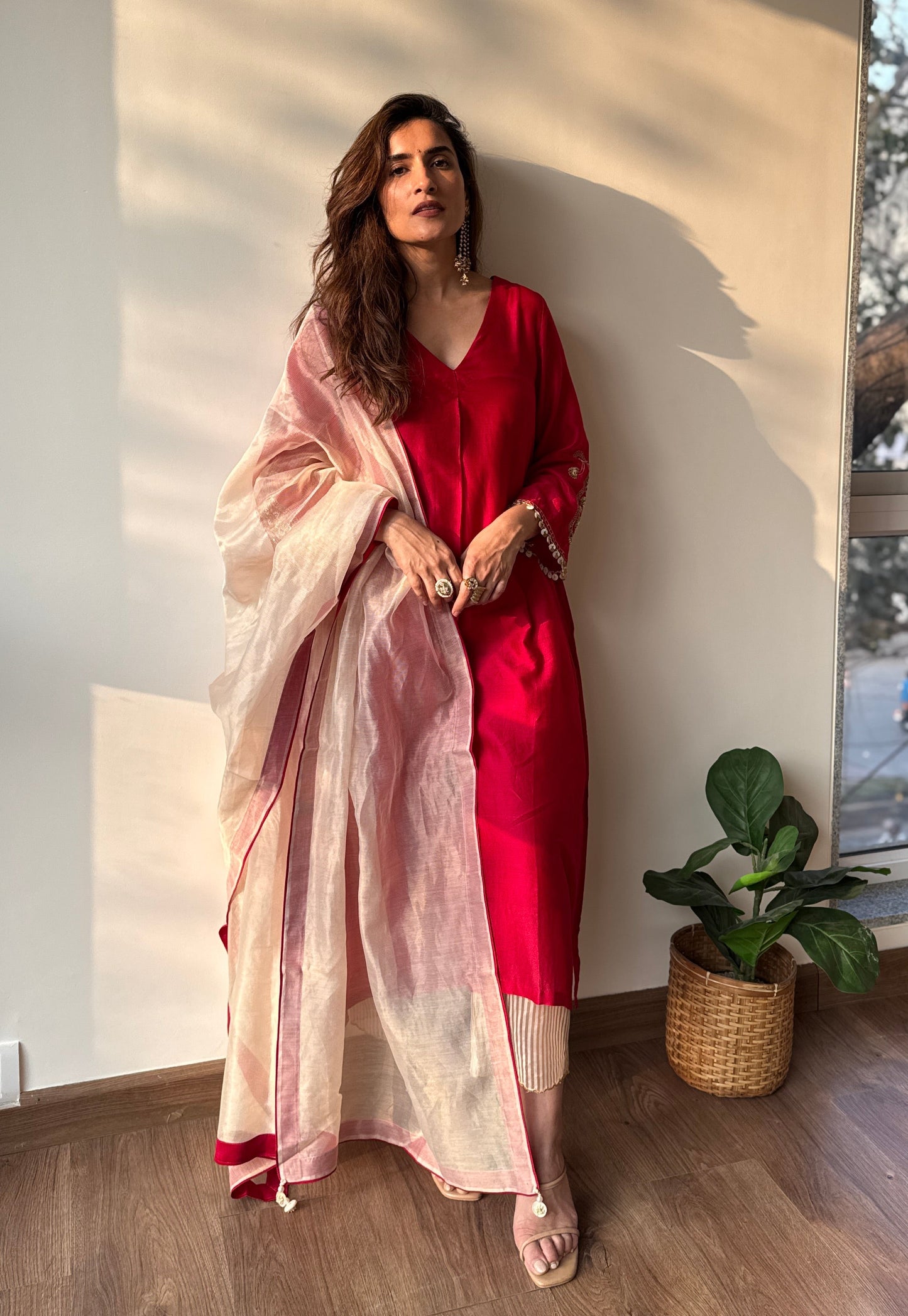 Sara - The Red Suit Set