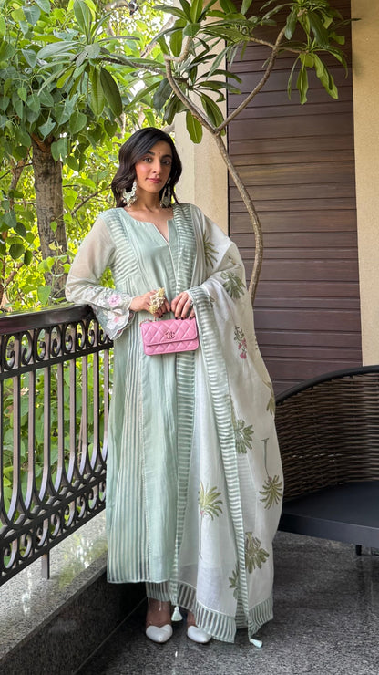 Alice - The Kalidaar Kurta Set
