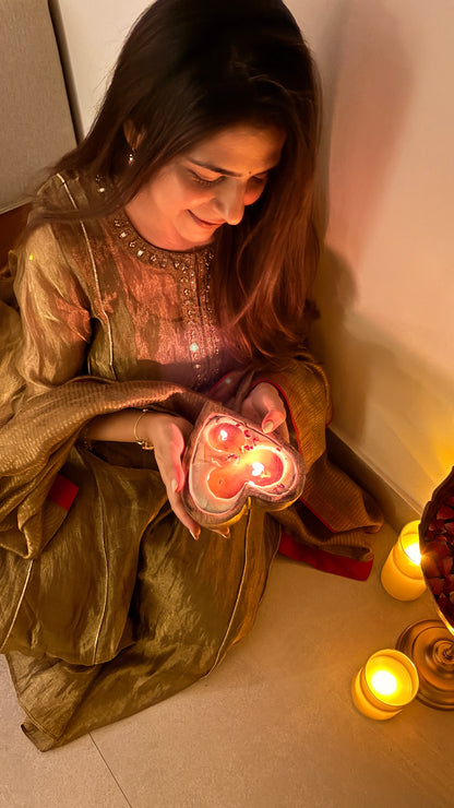 Nilambari - The Gold Tissue Set