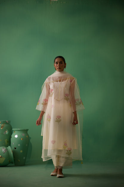 Mukti - Ivory Kurta set
