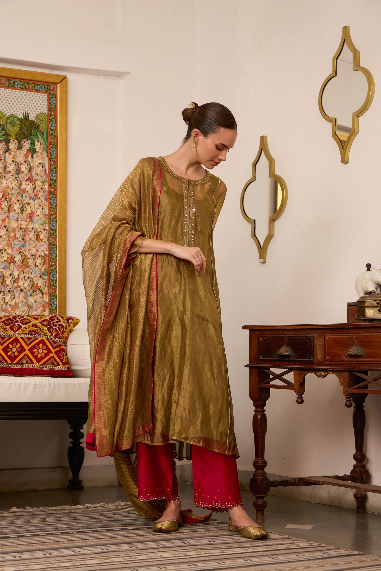 Nilambari - The Gold Tissue Set
