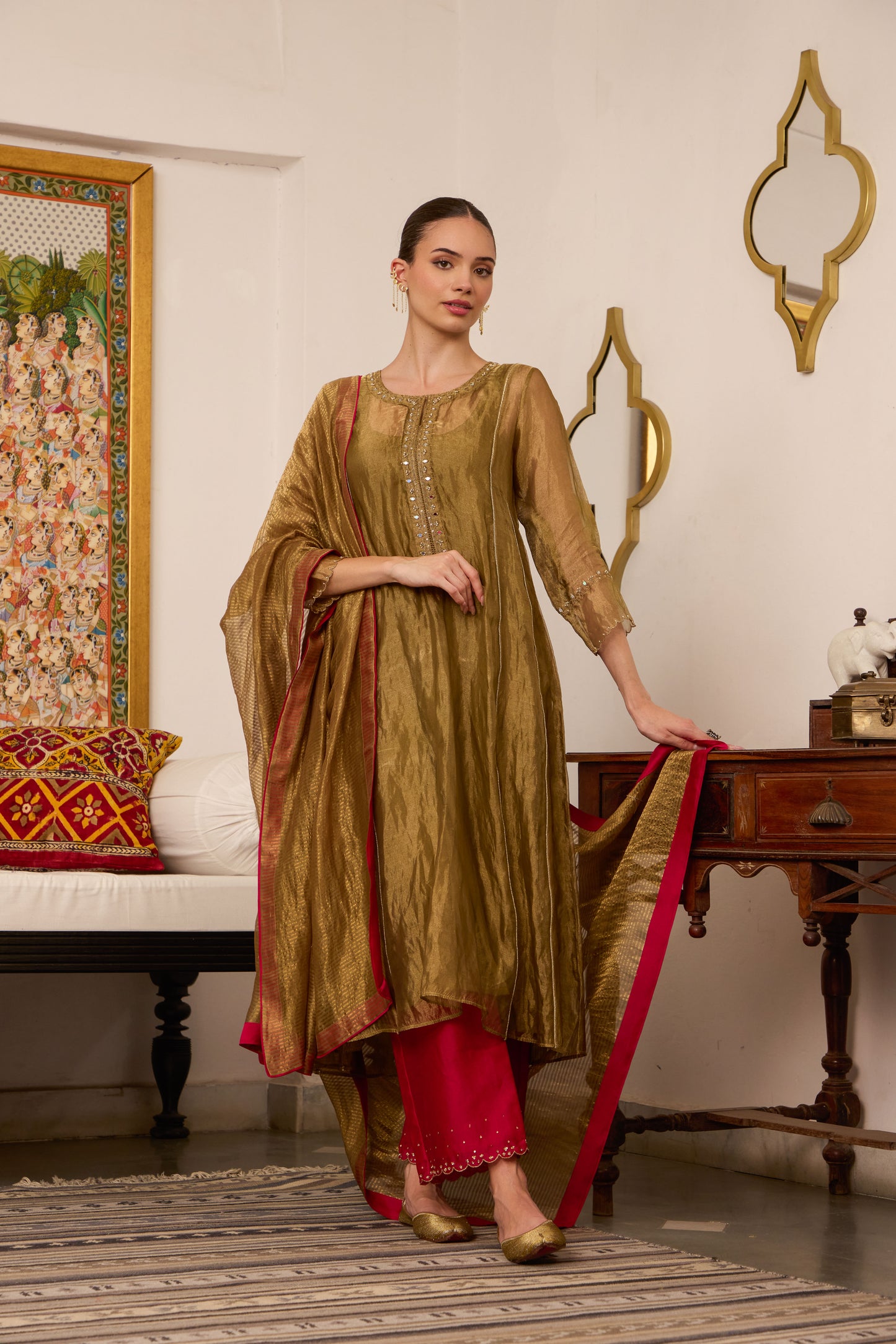 Nilambari - The Gold Tissue Set