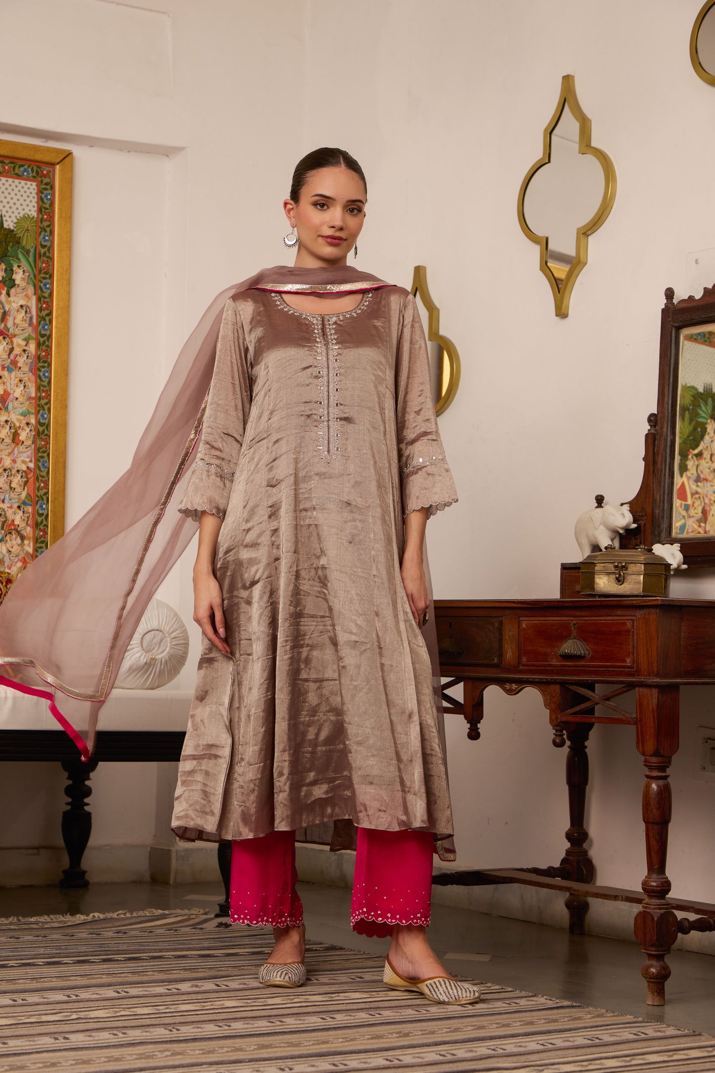 Nilambari - The Silver Tissue Set