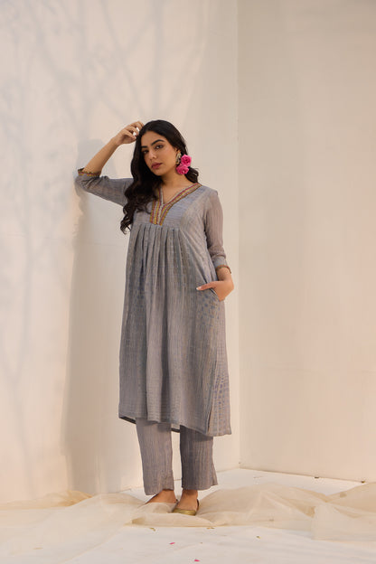 Varya - The Grey Tissue Kurta Set